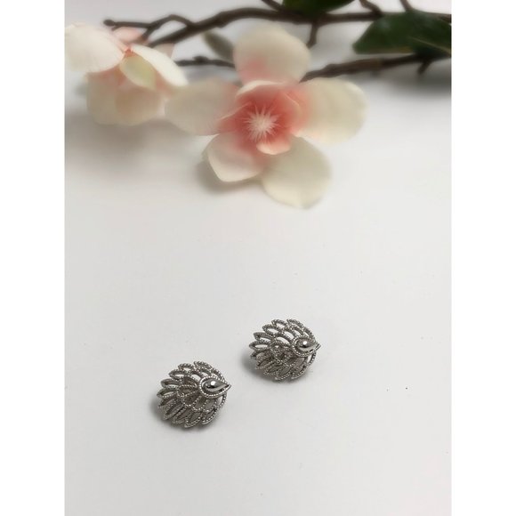 Crown Trifari Silver Tone Clip On Earrings - Picture 4 of 7